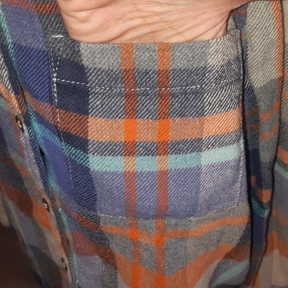 Roots Women's Size XS Blue and Orange Plaid Fleece Shirt. - Picture 4 of 8